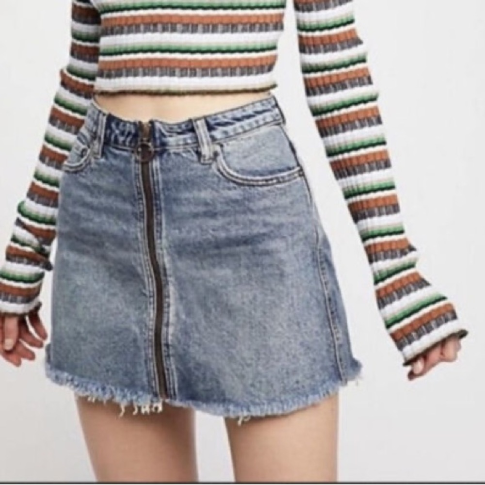 We The Free • Zip It Up Zip Front Distressed Denim Mini Skirt in Copper Blue